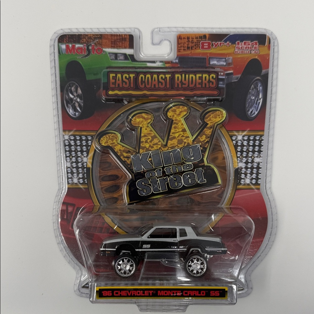 Maisto Black and Silver '86 Chevrolet Monte Carlo SS Toy Car